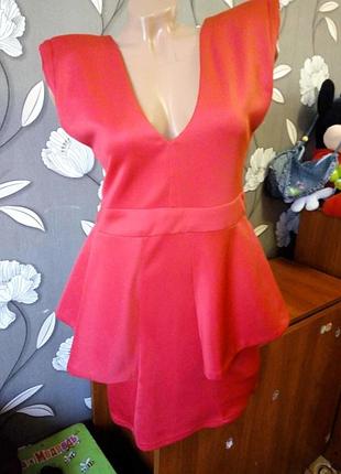 Красивое фирменное платье красного цвета - 12 размера!