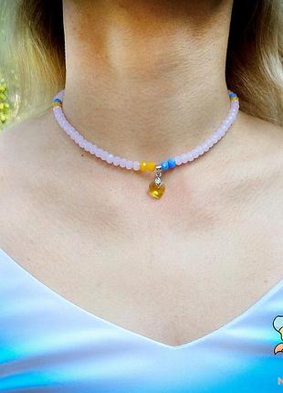 Намисто чокер рожевий та жовто-блакитні кришталеві намистини серце.  ручна робота. авторський дизайн3 фото
