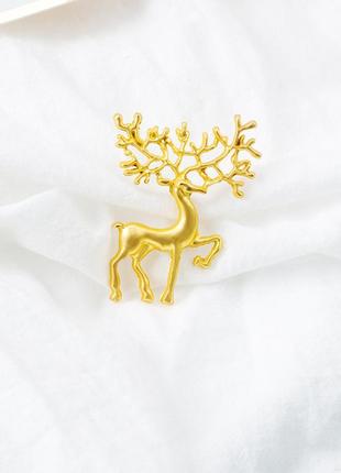 Волшебная брошка золотой олень, значок на одежду (золотистый)2 фото