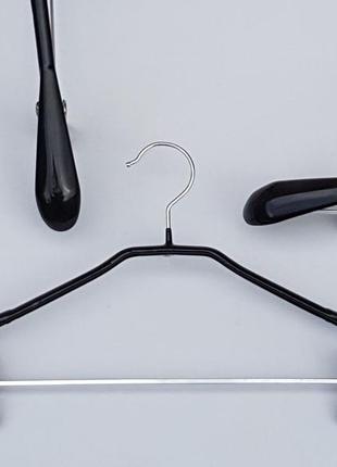 Плечики вешалки тремпеля металлический в силиконовом покрытии костюмный черного цвета, длина 44,5 см