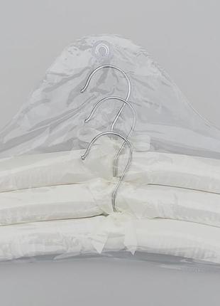 Плечики длина 38 см, в упаковке 3 штуки  вешалки тремпеля мягкие сатиновые для деликатных вещей белого цвета5 фото