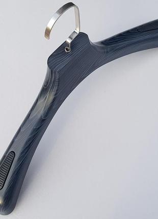 Плічка вішалки з антиковзаючим ребристим плечем колір чорно-синій, довжина 43 см4 фото