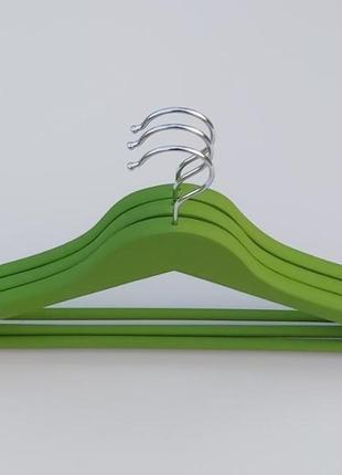 Плічка довжиною 45 см. дерев'яні soft-touch обгумовані зеленого кольору, в упаковці 3 штуки3 фото