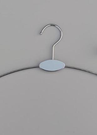 Длина 28 см. плечики  бельевой металлический с прищепками серебристого цвета, в упаковке 10 штук