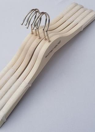 Длина 40 см, в упаковке 5 штук. плечики вешалки тремпеля women secret белого цвета.