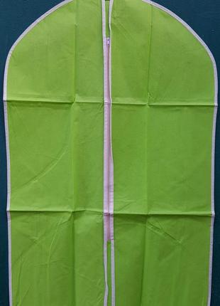 Чехол для хранения и упаковки одежды  на молнии флизелиновый  салатового цвета. размер 60 см*90 см.