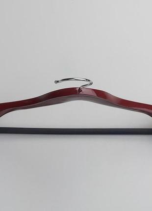 Длина 45,5 см. плечики вешалки тремпеля деревянные широкие цвета вишни с антискользяшей перекладиной3 фото