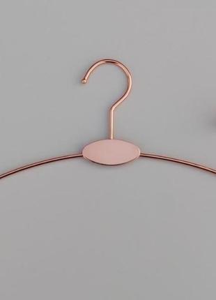 Довжина 28 див. плічка білизняний металевий з прищіпками кольору міді, в упаковці 10 штук