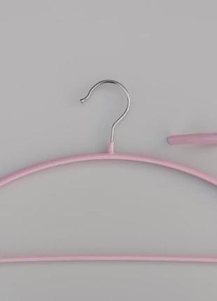 Плічка вішалки тремпеля металевий в силіконовому покритті рожевого кольору, довжина 42 см1 фото