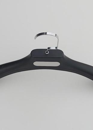 Плічка вішалки тремпеля puf45 з антиковзаючим ребристим плечем чорного кольору, довжина 45 см3 фото