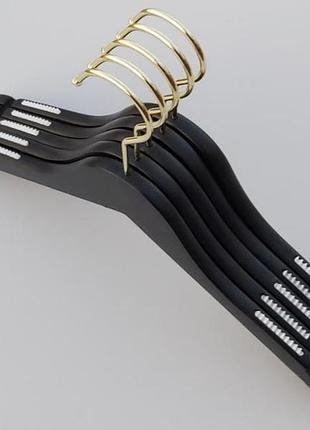 Плічка довжиною 38 см. золотий гачок. дерев'яні чорного кольору, в упаковці 5 штук