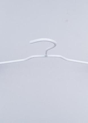 Плечики вешалки тремпеля металлический в силиконовом покрытии широкий белого цвета, длина 43 см3 фото