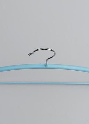 Плечики вешалки тремпеля металлический в силиконовом покрытии голубого цвета, длина 42  см3 фото
