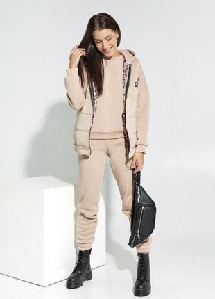 Теплый костюм с жилеткой