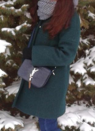 Стильне пальто смарагдового кольору.3 фото