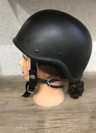 Защитный шлем 2