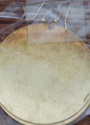 Серьги перо павлин , индия гравировка латунь 57мм2 фото