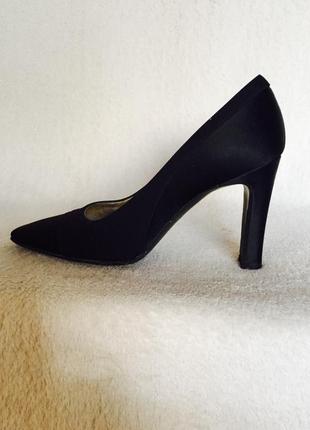 Ошатні елегантні туфлі з шовку-paloma