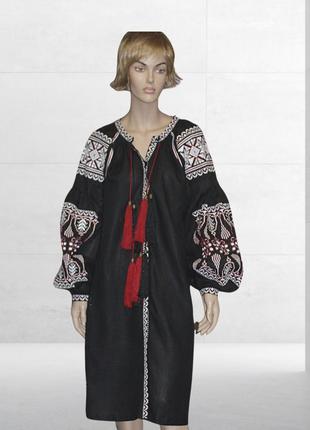 Чорна жіноча лляна сукня з вишивкою в етнічному богемному стилі. народне українське плаття вишиванка5 фото