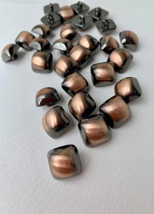 Пуговица ромб металлический бронза 14мм пластик