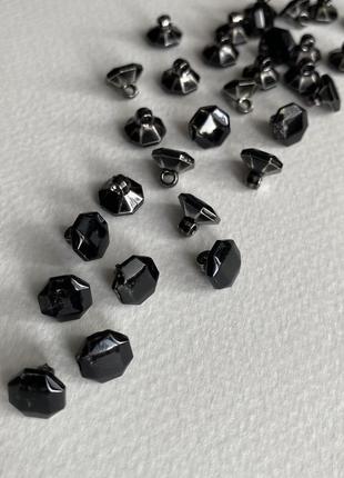 Пуговица блузочная кристал на ножке  черная 8мм пластик