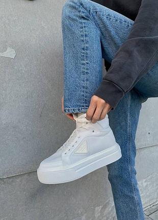 Кросівки жіночі шкіряні прада білого кольору