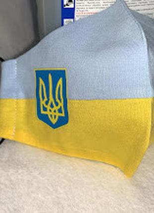 Маска жовто-блакитна з гербом україни