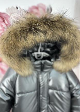 Зимове пальто на флісі всередині з хутром єнота до -30 морозу плащівка сіра під шкіру2 фото