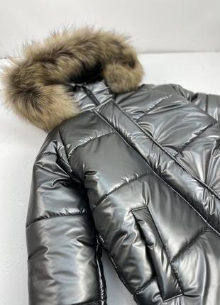 Зимове пальто на флісі всередині з хутром єнота до -30 морозу плащівка сіра під шкіру5 фото