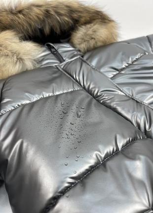 Зимове пальто на флісі всередині з хутром єнота до -30 морозу плащівка сіра під шкіру8 фото