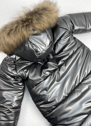 Зимове пальто на флісі всередині з хутром єнота до -30 морозу плащівка сіра під шкіру10 фото