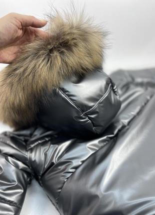 Зимове пальто на флісі всередині з хутром єнота до -30 морозу плащівка сіра під шкіру9 фото