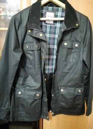 Жіночка легка куртка