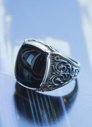 Перстень серебряный мужской массивный печатка кольцо с объемным узором и черным ониксом