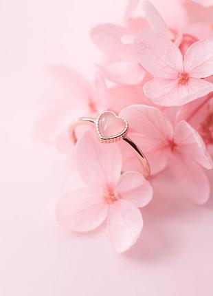 Каблучка золота з серцем з рожевого кварцу, кільце зі срібла 925 проби+позолота 18к, розмір 16,5-185 фото