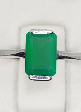 Кольцо серебряное с зеленым агатом  18,5 1,62 г