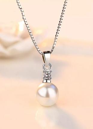 Кольє - ланцюжок з підвіскою зі стерлінгового срібла, намистини штучного перлів і білим кристалом