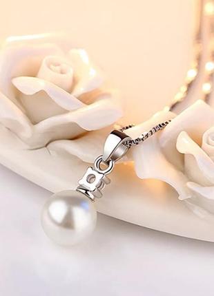 Колье- цепочка с подвеской из стерлингового серебра, бусины искусственного жемчуга и белым кристаллом4 фото