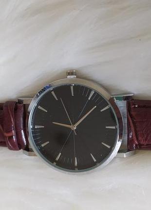 Бизнес -часы мужские кварцевые классические .