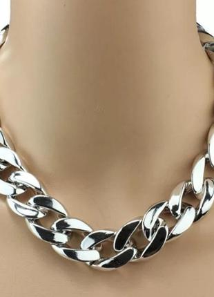 Модне масивне намисто на товстій ланцюжку в срібному кольорі