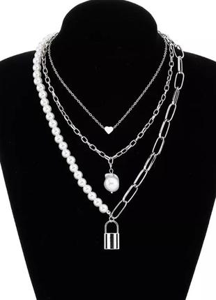 Многослойное асимметричное ожерелье-цепочка с искусственным жемчугом и подвесками в серебряном цвете2 фото
