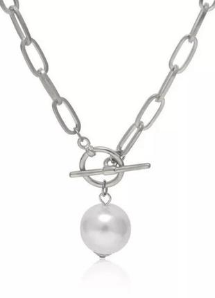 Намисто-ланцюжок з підвіскою намистини штучного перлів в срібному кольорі