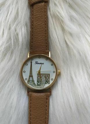 Часы наручные женские стильные париж, светло-коричневый ремешок.
