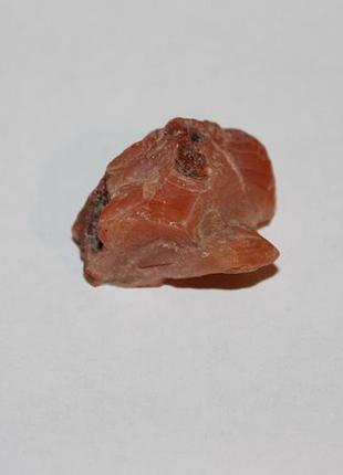 Сердолик натуральный 32*27*20 мм.