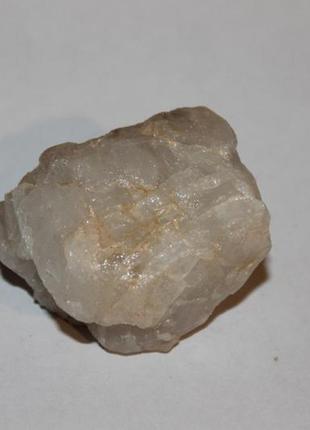 Натуральный кварц 44*31*30 мм.