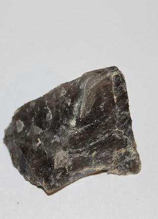 Раух-топаз камінь 45*38*35 мм. натуральний димчастий кварц