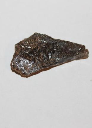 Раух-топаз камень 48*27*10мм. натуральный дымчатый кварц