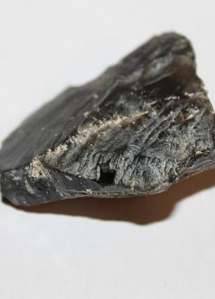 Раух-топаз камень 52*47*22 мм. натуральный дымчатый кварц