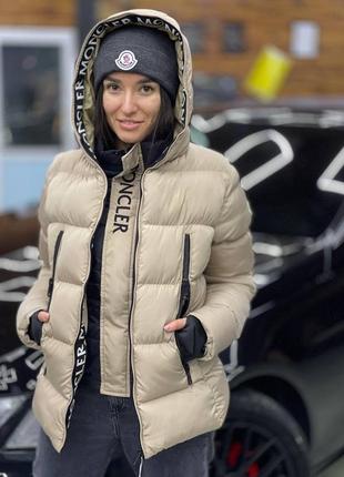 Зимова куртка moncler