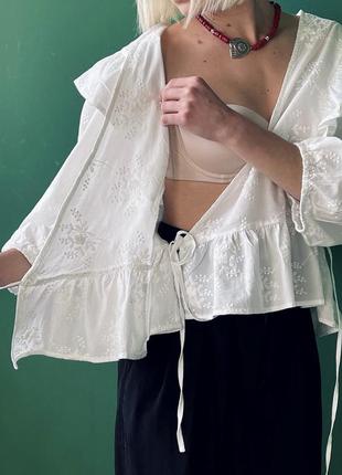 Нова хлопкова бавовняна біла блузка з пишними рукавами та рюшами4 фото